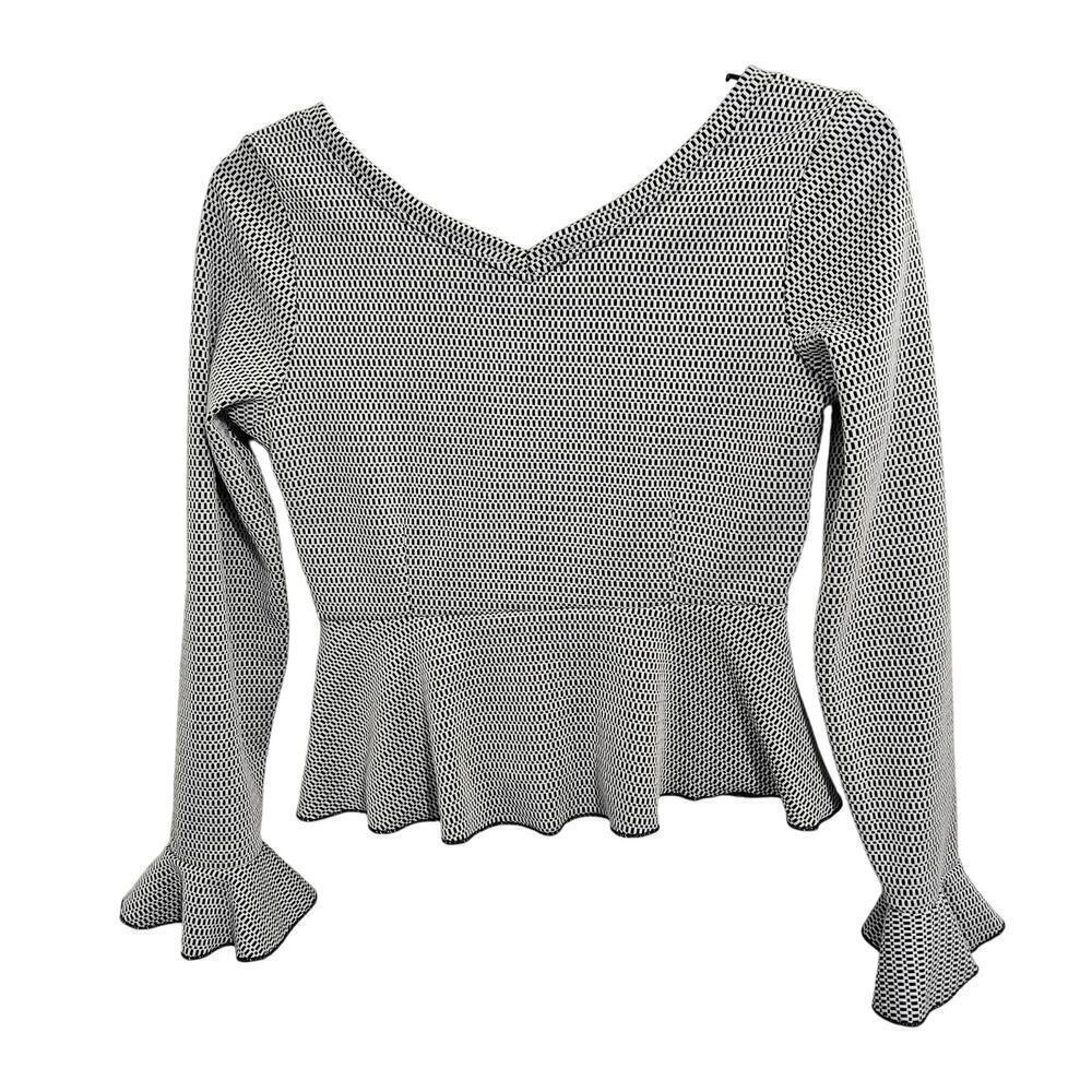 Whimsigoth Long Sleeve V-Neck Crop Top Poet Sleeves. Padded Bust. Size Small. - Picture 2 of 5